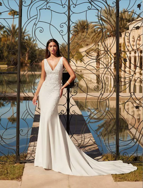 Sur Christiane Boutique, profitez de nos robes de mariée en solde, idéales pour celles recherchant une robe de mariée simple et pas chère. Notre e-shop robe de mariée propose une vaste sélection pour toutes les occasions. Pour être chic pour un mariage, explorez nos robes de soirée en magasin ou en ligne. Que ce soit pour une robe de soirée mariage femme ou une robe de soirée courte chic, nous avons ce qu’il vous faut. Découvrez également nos robes vertes de mariage et robes de cocktail mariage longues. Nos ventes de robes de soirée incluent des modèles variés, et nous avons une belle collection de robes de mariage pour toutes les préférences. Disponibles dans des destinations comme la Guadeloupe, la Martinique, la Guyane, la Côte d'Ivoire, et bien plus encore.