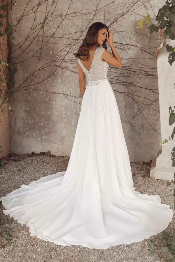 Bienvenue chez Christiane Boutique, votre mariage shop idéal pour trouver la robe parfaite pour chaque événement. Explorez notre magasin de robe habillée où vous découvrirez une large sélection de robes de soirée et de robes de mariée cocktail pour célébrer les moments importants de votre vie. Pour le jour J, nous avons des robes de mariée qui feront de vous la plus belle des mariées. Nos robes de cérémonie mariage femme sont conçues pour mettre en valeur votre élégance et votre charme. Que ce soit pour une robe de noces ou une robe cérémonie de mariage femme, notre collection répond à toutes vos attentes. Découvrez également notre robe de cérémonie en ligne, qui vous offre la possibilité de choisir votre robe depuis chez vous. Et pour ceux qui recherchent une option économique, nous proposons des robes de mariée à petit prix sans compromettre le style et la qualité. Chez Christiane Boutique, trouvez la robe de mariée parfaite pour le jour J et faites de ce moment une expérience inoubliable.Bienvenue chez Christiane Boutique, votre mariage shop idéal pour trouver la robe parfaite pour chaque événement. Explorez notre magasin de robe habillée où vous découvrirez une large sélection de robes de soirée et de robes de mariée cocktail pour célébrer les moments importants de votre vie. Pour le jour J, nous avons des robes de mariée qui feront de vous la plus belle des mariées. Nos robes de cérémonie mariage femme sont conçues pour mettre en valeur votre élégance et votre charme. Que ce soit pour une robe de noces ou une robe cérémonie de mariage femme, notre collection répond à toutes vos attentes. Découvrez également notre robe de cérémonie en ligne, qui vous offre la possibilité de choisir votre robe depuis chez vous. Et pour ceux qui recherchent une option économique, nous proposons des robes de mariée à petit prix sans compromettre le style et la qualité. Chez Christiane Boutique, trouvez la robe de mariée parfaite pour le jour J et faites de ce moment une expérience inoubliable.