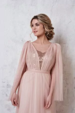 Bienvenue chez Christiane Boutique, votre mariage shop idéal pour trouver la robe parfaite pour chaque événement. Explorez notre magasin de robe habillée où vous découvrirez une large sélection de robes de soirée et de robes de mariée cocktail pour célébrer les moments importants de votre vie. Pour le jour J, nous avons des robes de mariée qui feront de vous la plus belle des mariées. Nos robes de cérémonie mariage femme sont conçues pour mettre en valeur votre élégance et votre charme. Que ce soit pour une robe de noces ou une robe cérémonie de mariage femme, notre collection répond à toutes vos attentes. Découvrez également notre robe de cérémonie en ligne, qui vous offre la possibilité de choisir votre robe depuis chez vous. Et pour ceux qui recherchent une option économique, nous proposons des robes de mariée à petit prix sans compromettre le style et la qualité. Chez Christiane Boutique, trouvez la robe de mariée parfaite pour le jour J et faites de ce moment une expérience inoubliable.