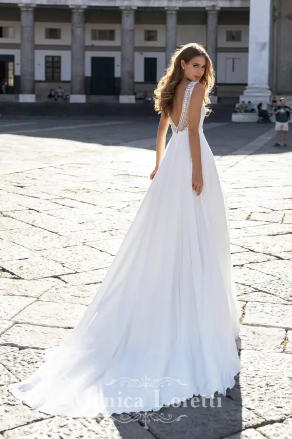 Découvrez la collection raffinée de Christiane Boutique, votre destination idéale pour les robes de mariage et de cérémonie. Que vous cherchiez une robe de cérémonie témoin mariage ou une élégante robe de cocktail longue mariage, nous avons des options qui répondent à toutes vos attentes. Profitez de nos robes de soirée mariage pas cher, idéales pour briller sans compromettre votre budget. Ne manquez pas nos robes de mariée en solde, parfaites pour les futures mariées souhaitant une touche d'élégance à petit prix. Notre sélection inclut également des robes de réception pour mariage et des robes de fin de soirée mariage qui ajouteront une touche spéciale à votre événement. Découvrez nos robes de noces, conçues pour faire de votre journée un moment inoubliable. Visitez notre magasin avec robes de soirée et explorez notre site tenue de soirée pour trouver la tenue parfaite. Nous proposons aussi des tenues de cocktail pour mariage qui allient style et confort, vous garantissant de faire tourner les têtes lors de votre événement.