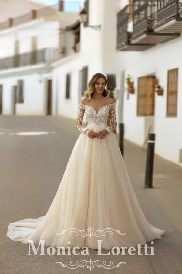 Robe de mariée princesse avec des manches longues – Image 4