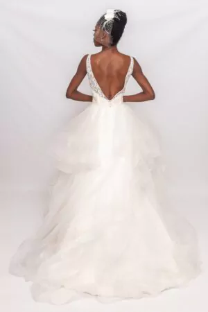 Sur Christiane Boutique, profitez de nos robes de mariée en solde, idéales pour celles recherchant une robe de mariée simple et pas chère. Notre e-shop robe de mariée propose une vaste sélection pour toutes les occasions. Pour être chic pour un mariage, explorez nos robes de soirée en magasin ou en ligne. Que ce soit pour une robe de soirée mariage femme ou une robe de soirée courte chic, nous avons ce qu’il vous faut. Découvrez également nos robes vertes de mariage et robes de cocktail mariage longues. Nos ventes de robes de soirée incluent des modèles variés, et nous avons une belle collection de robes de mariage pour toutes les préférences. Disponibles dans des destinations comme la Guadeloupe, la Martinique, la Guyane, la Côte d'Ivoire, et bien plus encore.