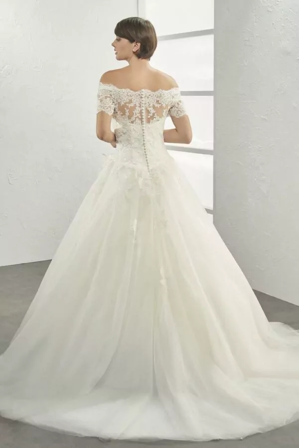 Robe de mariée princesse à manches – Image 2