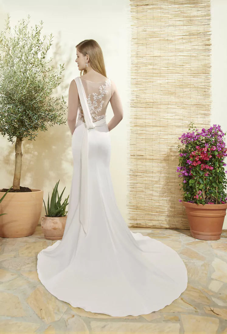 Sur Christiane Boutique, profitez de nos robes de mariée en solde, idéales pour celles recherchant une robe de mariée simple et pas chère. Notre e-shop robe de mariée propose une vaste sélection pour toutes les occasions. Pour être chic pour un mariage, explorez nos robes de soirée en magasin ou en ligne. Que ce soit pour une robe de soirée mariage femme ou une robe de soirée courte chic, nous avons ce qu’il vous faut. Découvrez également nos robes vertes de mariage et robes de cocktail mariage longues. Nos ventes de robes de soirée incluent des modèles variés, et nous avons une belle collection de robes de mariage pour toutes les préférences. Disponibles dans des destinations comme la Guadeloupe, la Martinique, la Guyane, la Côte d'Ivoire, et bien plus encore.