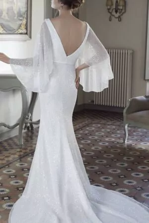 Découvrez Christiane Boutique, votre spécialiste en tenue de soirée femme classe. Nos robes de mariée pour le soir et robes de civil mariage sont parfaites pour toutes vos célébrations. Profitez de nos robes de mariage civil pas chères, idéales pour un budget maîtrisé. Renseignez-vous sur nos prix de robe de mariée compétitifs, et pour l'hiver, nos robes de soirée mariage hiver sont là pour allier élégance et chaleur. Visitez notre magasin des robes de soirée pour des pièces uniques, disponibles avec livraison rapide. Que vous soyez en Guadeloupe, Martinique, France, Canada, ou même aux États-Unis, Christiane Boutique vous offre une sélection de robes de cérémonie de mariage et de robe de soirée longue blanche pour mariage pour que chaque moment soit inoubliable.