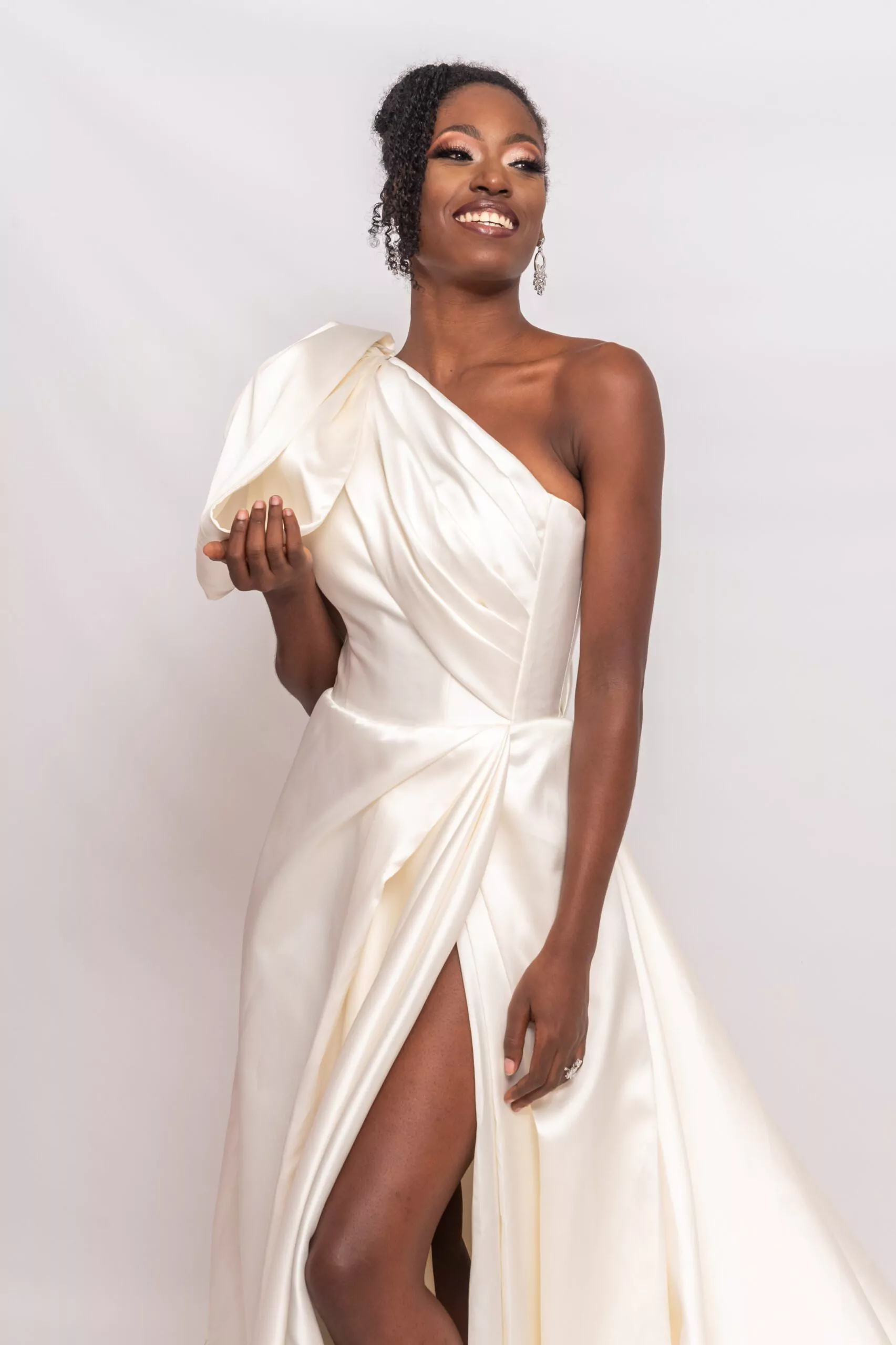 Découvrez Christian Boutique, votre destination idéale pour acheter des robes de soirée élégantes. Explorez notre site de robes de soirée où vous trouverez des modèles raffinés adaptés à toutes les occasions. Visitez notre boutique de robe cocktail et notre robe de cocktail boutique pour dénicher des pièces uniques. Nous avons également un magasin de robes de cocktail et un magasin de robes de cérémonie pour répondre à toutes vos envies. Pour un mariage chic, optez pour notre robe longue de cocktail pour mariage. N’oubliez pas de visiter notre boutique de robes de soirée pour découvrir notre collection, y compris nos magnifiques robes de mariée d'été. Que vous soyez en Guadeloupe, Martinique, Saint-Martin, Guyane, France, Canada, Allemagne, Suède, Brésil, Côte d'Ivoire, ou aux États-Unis, Christian Boutique a la robe parfaite pour vous.